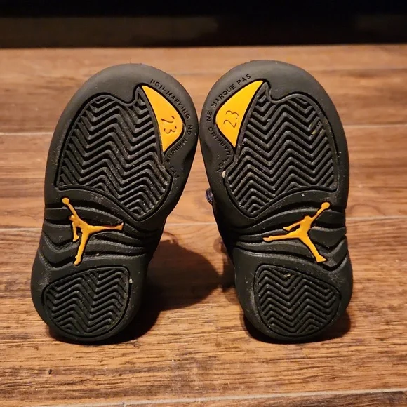 Kids Jordan 12 Retro - Picture 7 of 8